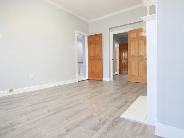 446 Bainbridge Street image 7 of 17