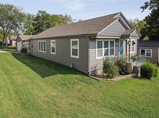 545 Allcutt Ave, Bonner Springs, KS 66012