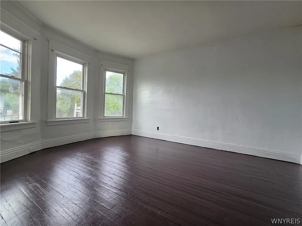 Building Photo - 67 Moeller St #LOWER