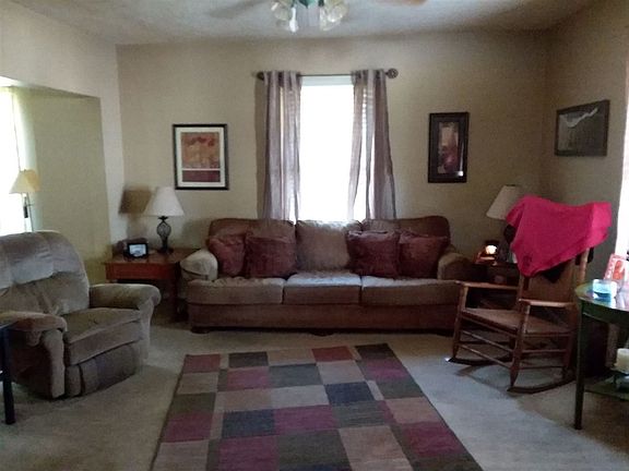 4th image of 209 S McNary St