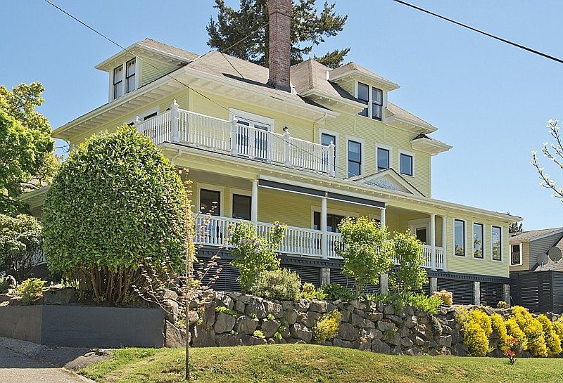 Grand 1904 Victorian landmark meets hipster 21st Century interior design and aesthetic. Amazing southwest exposure with city skyline views from Beacon Hill to Queen Anne.