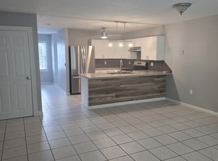 4 Smithfield Rd, North Providence, RI 02904