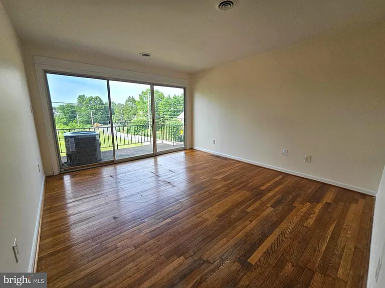125 E Williams St #205 — Photo 13