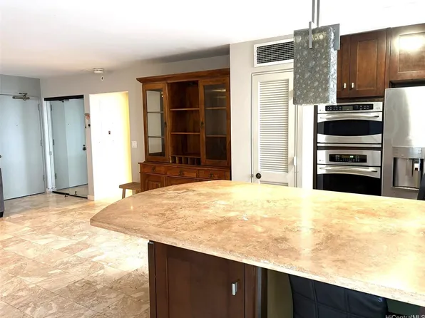1212 Nuuanu Ave APT 3907, Honolulu, HI 96817