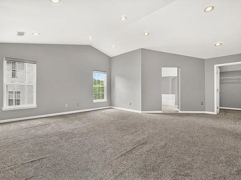 6455 Saddlebrook Ln — Photo 25
