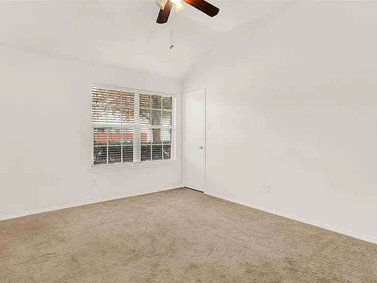 4204 Enchanted Rock Ln — Photo 7