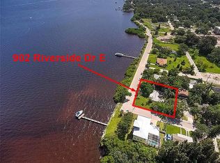 902 Riverside Dr E, Bradenton, FL 34208