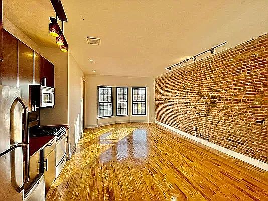 1st image of 103 Quincy St APT 1B