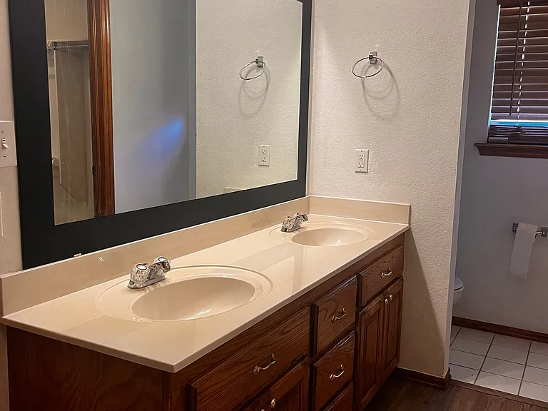 715 E Forest Court Ln — Photo 21