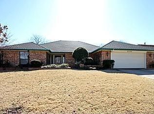 6104 Inland Rd, Warr Acres, OK 73132