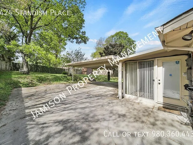 1424 Standish Pl — Photo 28