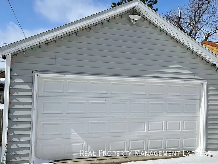 115 S Grange Ave — Photo 14