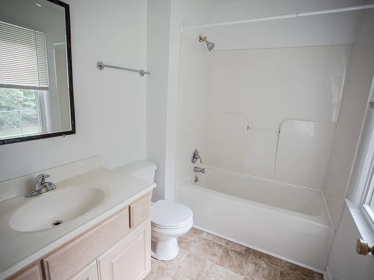 2836 Wellesley Ct — Photo 8