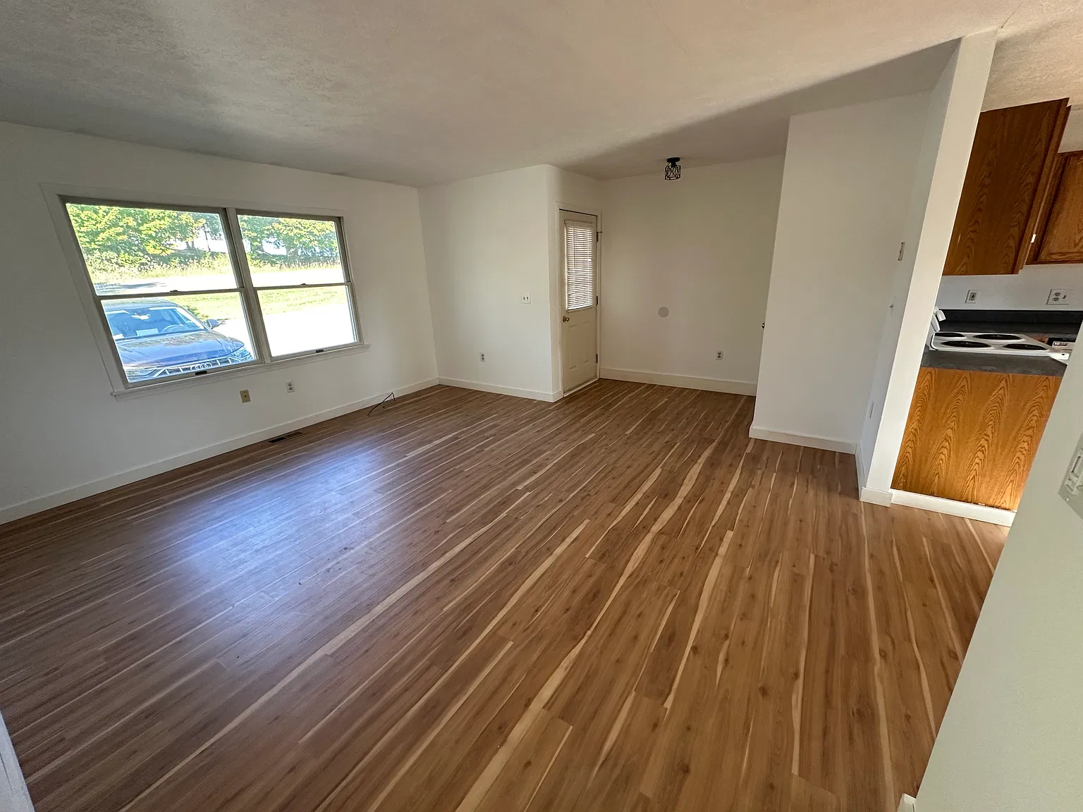 2 bed, 1200 sqft, $1,700 — Photo 3