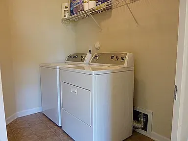 405 Garden Square Ln — Photo 22
