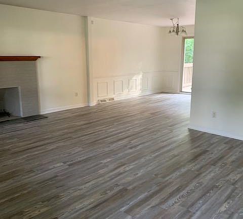 4th image of 8061 Aquadale Dr
