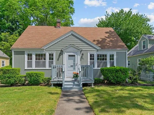 67 Adams St, Warwick, RI 02888