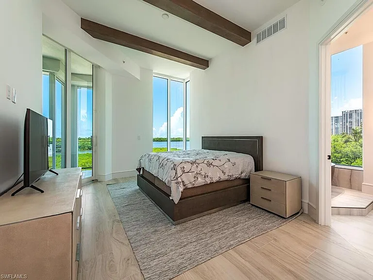 60 Seagate Dr #305 — Photo 11