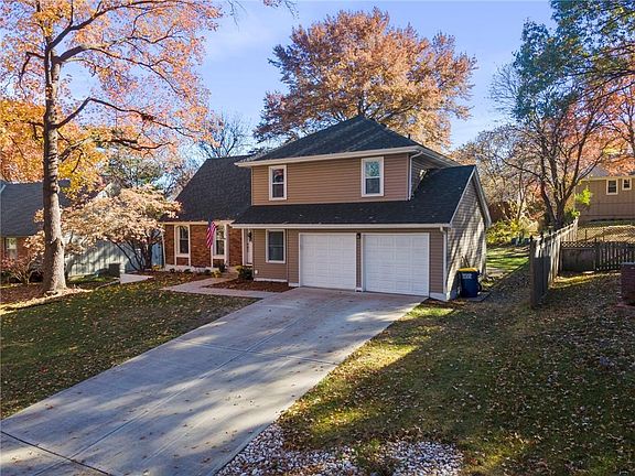 2nd image of 10809 W 100th Pl