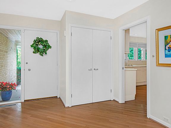 4th image of 8555 Skokie Blvd