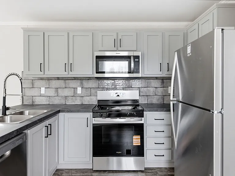 540 Everett St #1 — Photo 8
