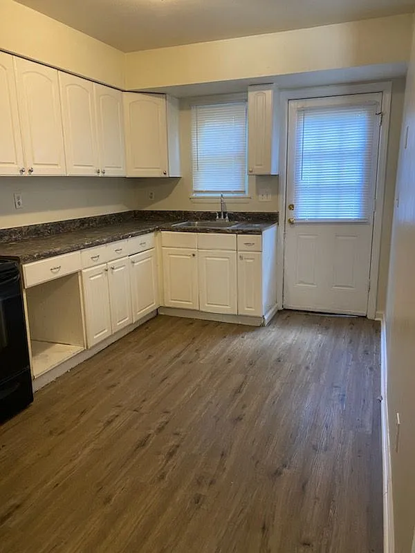 3 bed, 2.0 bath, 1200 sqft, $1,800 — Photo 4