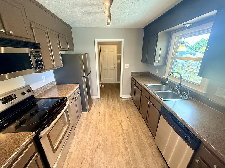 715 Prestige Blvd — Photo 7
