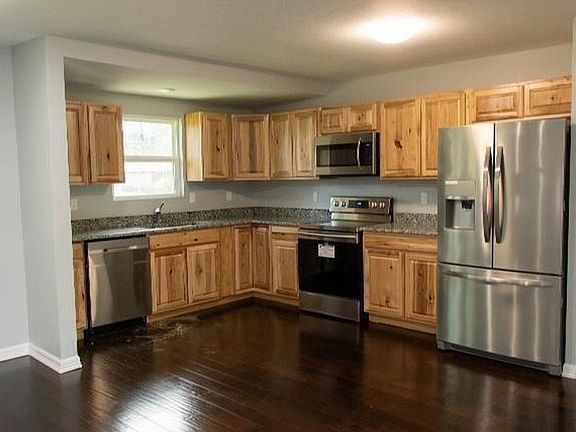 5th image of 309 Englewood St