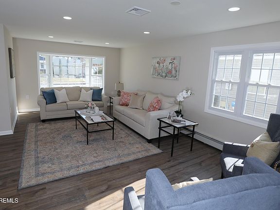 5th image of 6 Elmswell Court