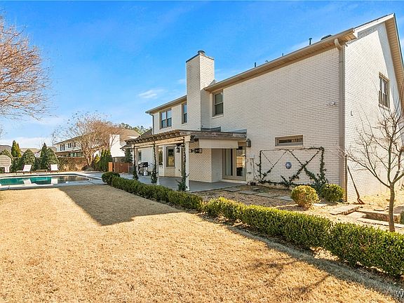 4th image of 1585 Greystone Dr