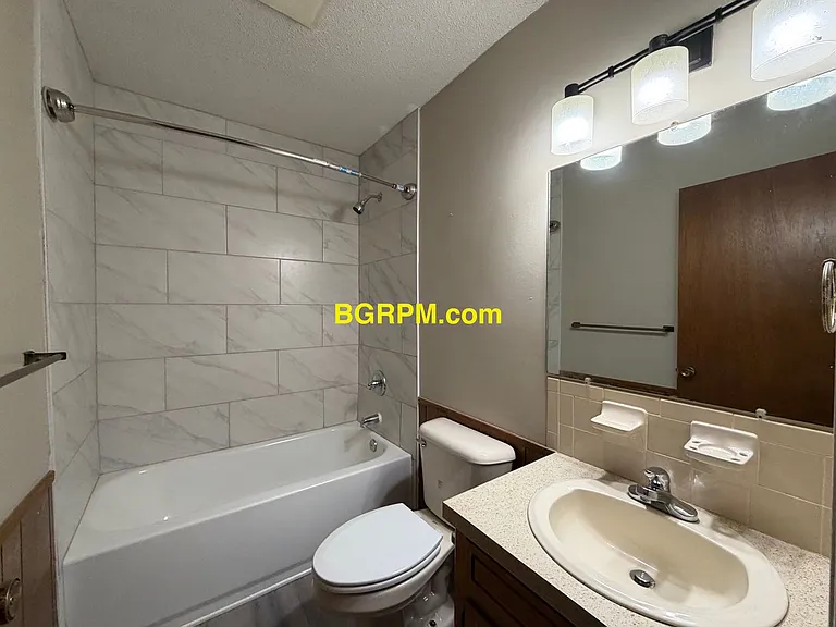 2306-2316 Northeastern Ave — Photo 5