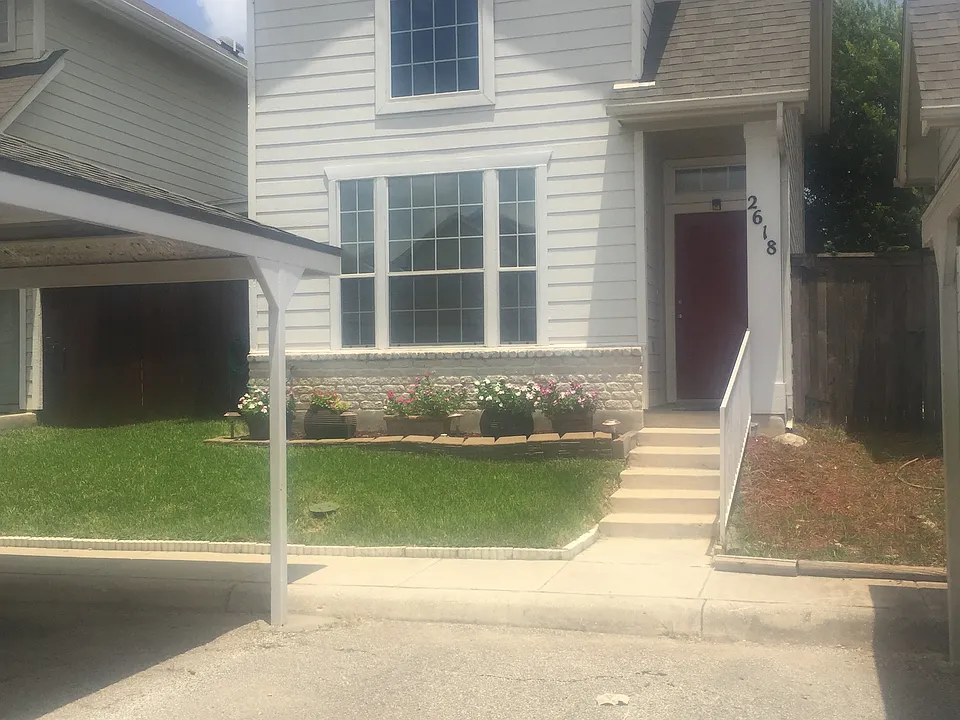 2618 Crown Holw