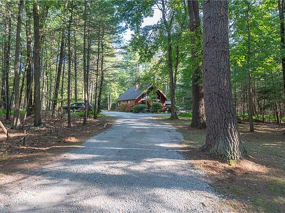 3rd image of 9 Clipper Dr