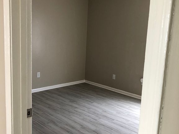 5th image of 109 Hillbrook Dr