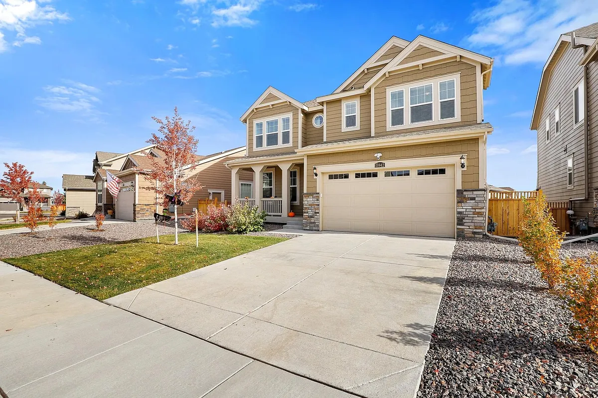 Front - driveway, sidewalk - 15942 Red Bud Dr