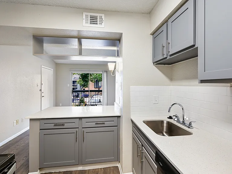 Bridges of Cypress Creek Apartment Homes — Photo 27