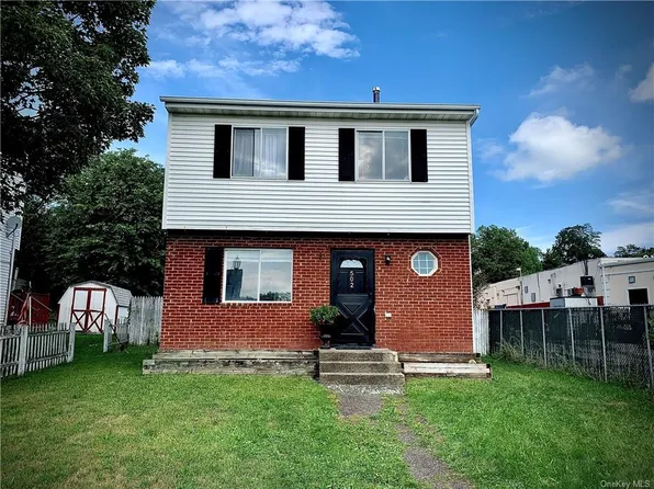 502 Harbor View Ct, Beacon, NY 12508
