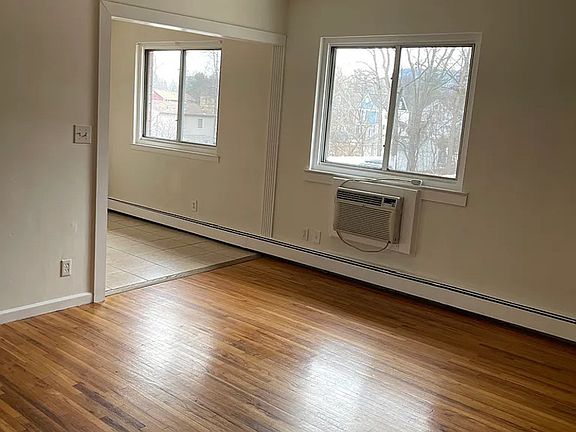 3rd image of 20 Manor Dr #0
