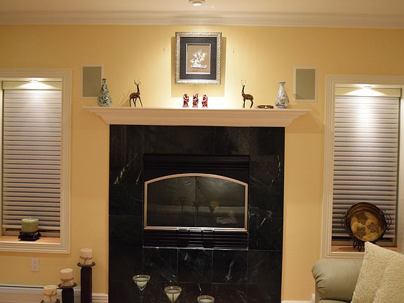 Gas Fireplace - Living Room 