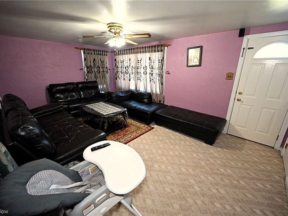 3rd image of 48709 Bloomfield Ave