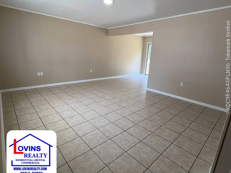 216 Arlington Dr — Photo 2
