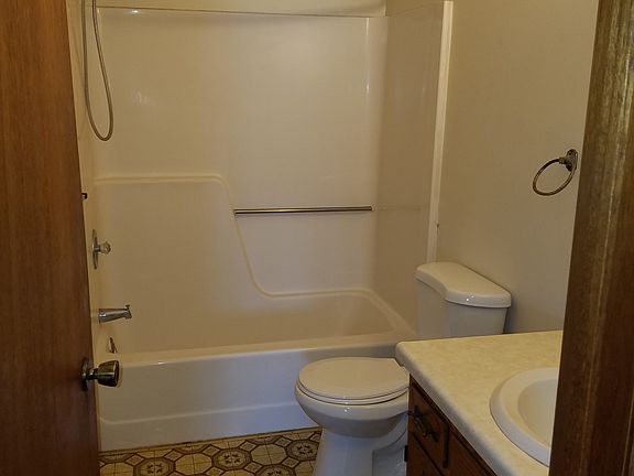 415 GR 1 Bathroom 2_01242020