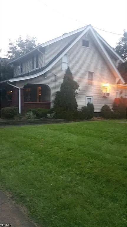 1350 Yale Ave NW photo 1