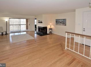 5932 Cove Landing Rd APT 302D, Burke, VA 22015