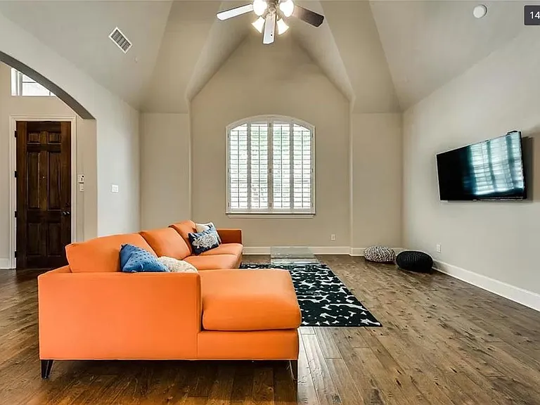 2501 Lady Viviane Ln — Photo 14