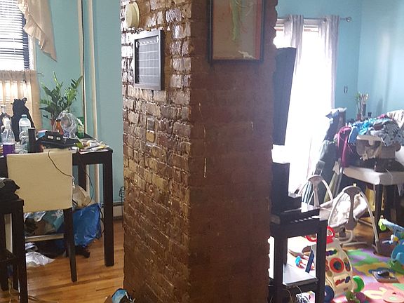 4th image of 589 Van Nest Ave Frnt 1