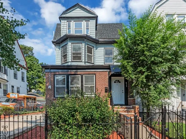 879 S 16th St, Newark City, NJ 07108