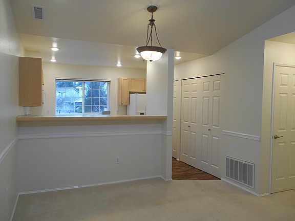4th image of 25235 SE Klahanie Blvd APT P301