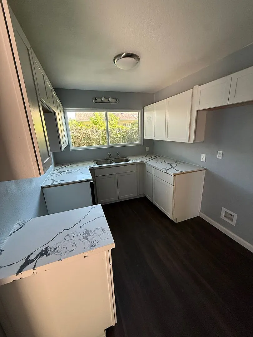 3 Bedroom home for RENT in Orange — Photo 3