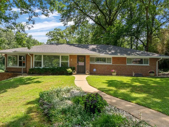 6 Westminster Dr, Saint Louis, MO 63126